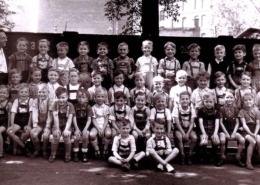 1950 Klasse 1c Lehrer Leßner v