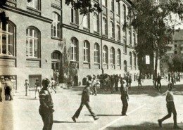 ASS Pausenhof Lindenblatt 9 1973 v
